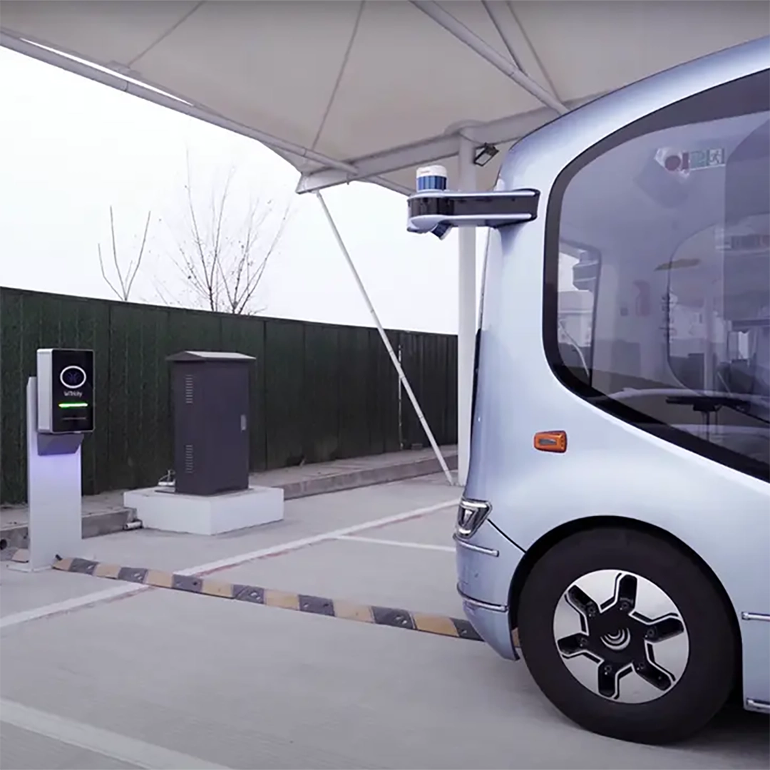 Autonomous bus charging wirelessly